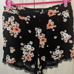 TORRID Black Floral Shorts w/ pockets!